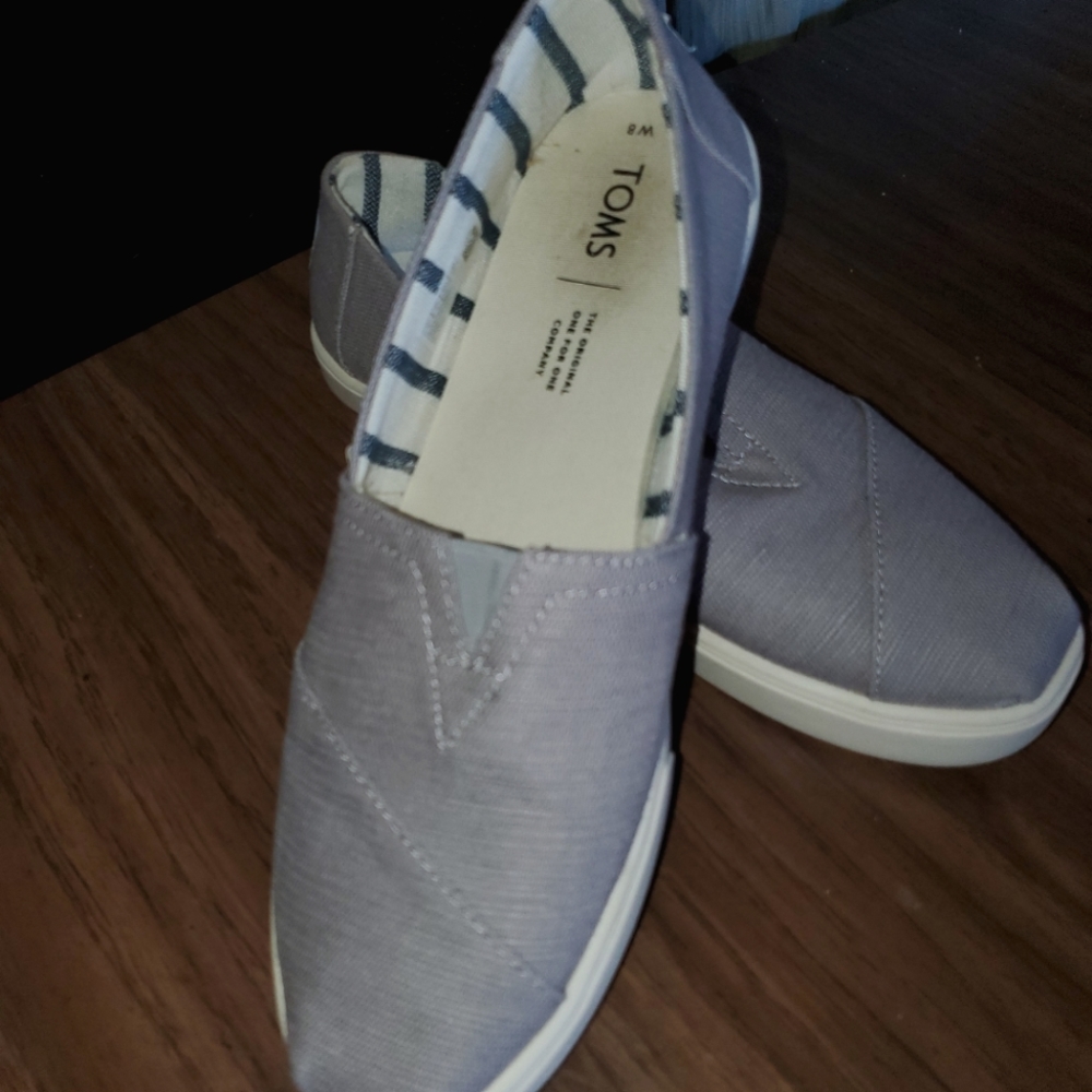 Tom's slip-ons, size:women's 8, color:grey